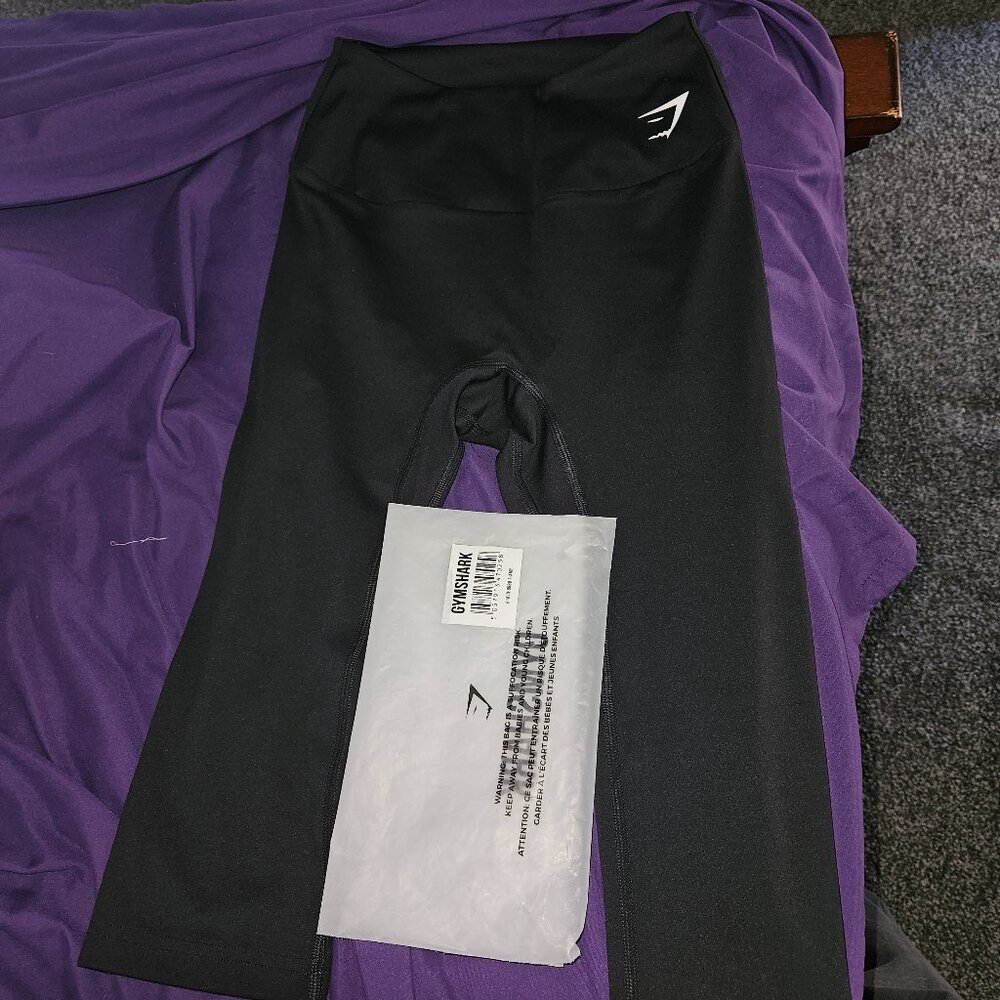 Gymshark Black Capri Leggings Size Small - New with package